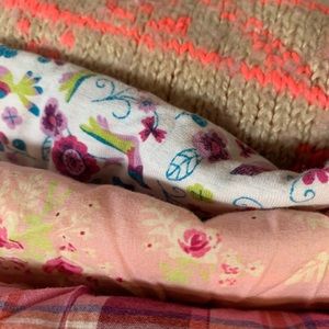 Little girls long sleeve tops and sweater. Very nice!